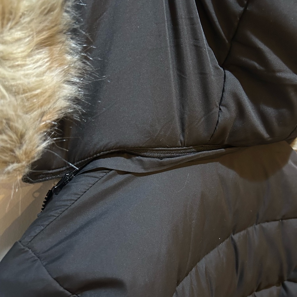Ralph Lauren Black Puffer Down Jacket with Faux Fur Trim - Picture 7 of 8